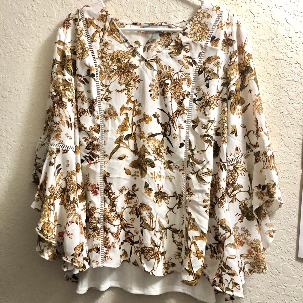 Women’s Floral Patterned Blouse